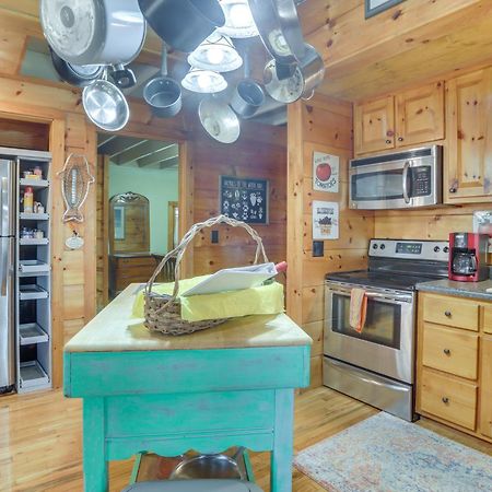 Charming Fancy Gap Cabin With Deck And Gas Grill! Экстерьер фото
