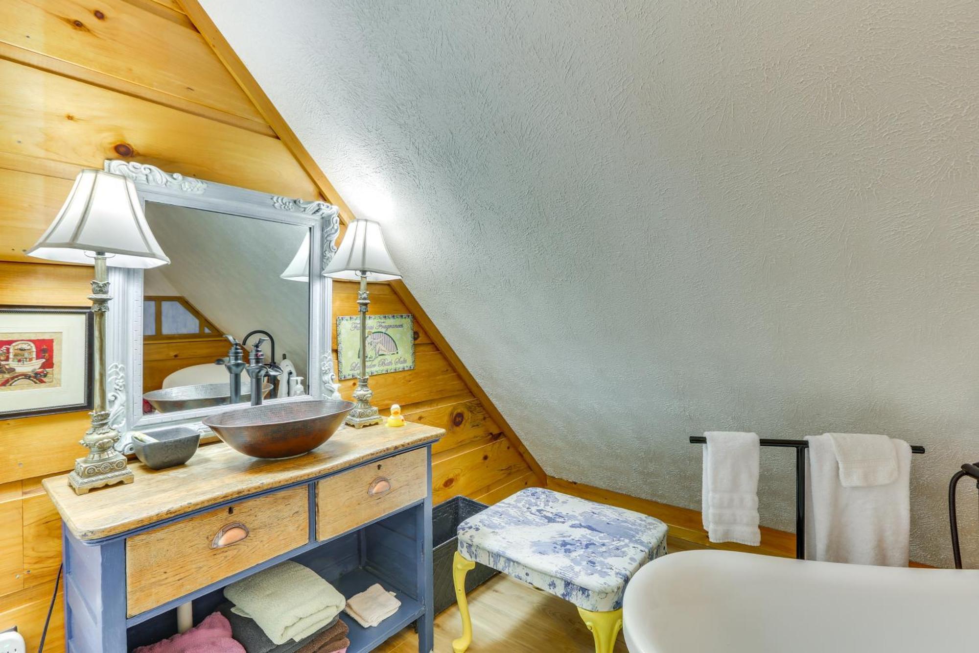 Charming Fancy Gap Cabin With Deck And Gas Grill! Экстерьер фото